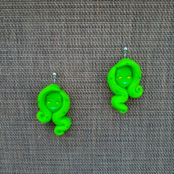 Jewelry - Neon 🦖💚 Green 🦕 Nouveau Lady Earrings🌿